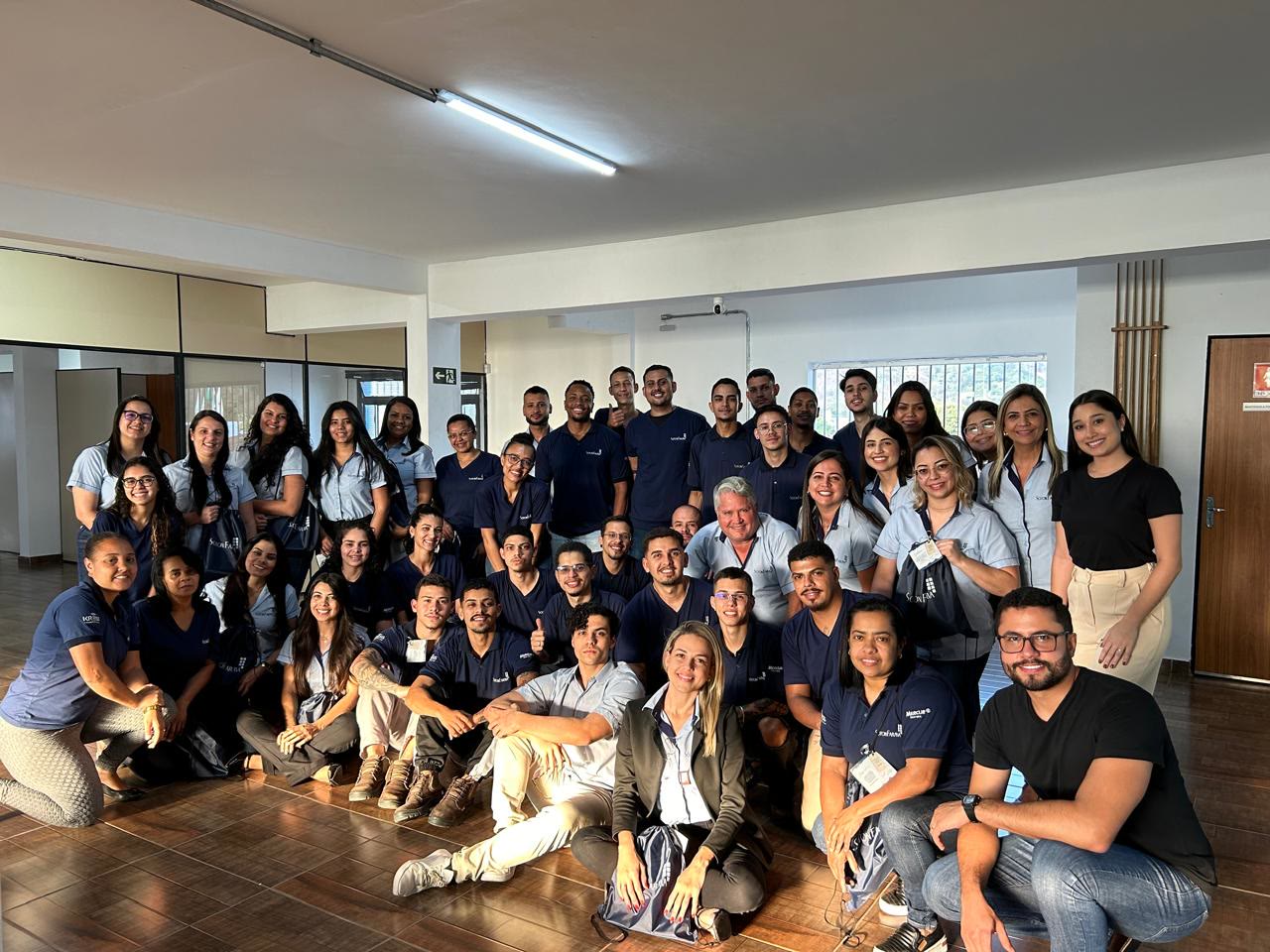 Equipe da Soton Farma reunida no escritório